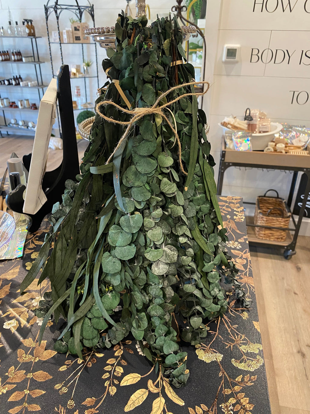 Onic Brands Hanging Eucalyptus